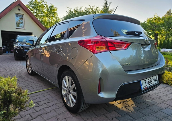 Toyota Auris cena 41900 przebieg: 227000, rok produkcji 2015 z Zamość małe 191